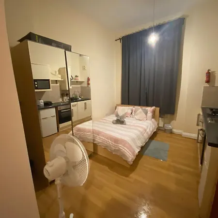 Beautiful Studio Flat Close To Central London